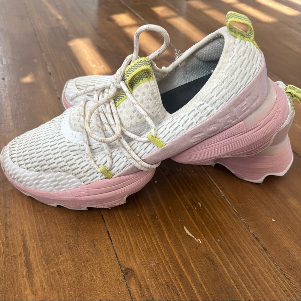Sorel Kinetic Impact Lace Up Tennis Shoes White & Pink
